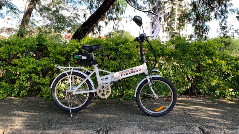 Bicicleta Dobravél FunRide 350W 36V 15.6Ah Branca Seminova