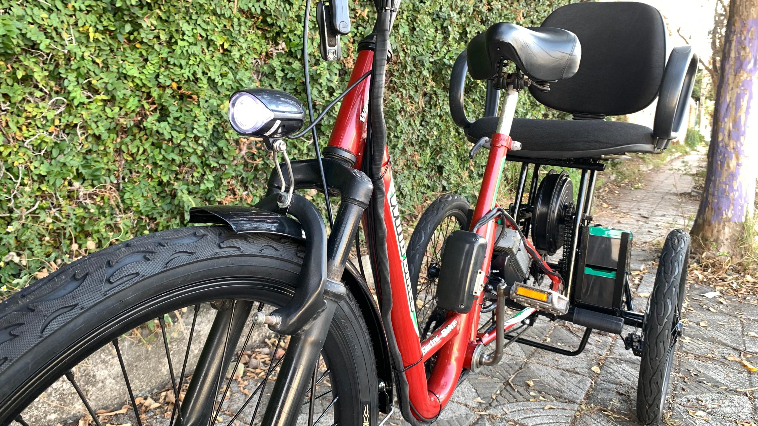 Triciclo Elétrico Duplo 1000W 48V 15Ah Seminovo - Imagem 7